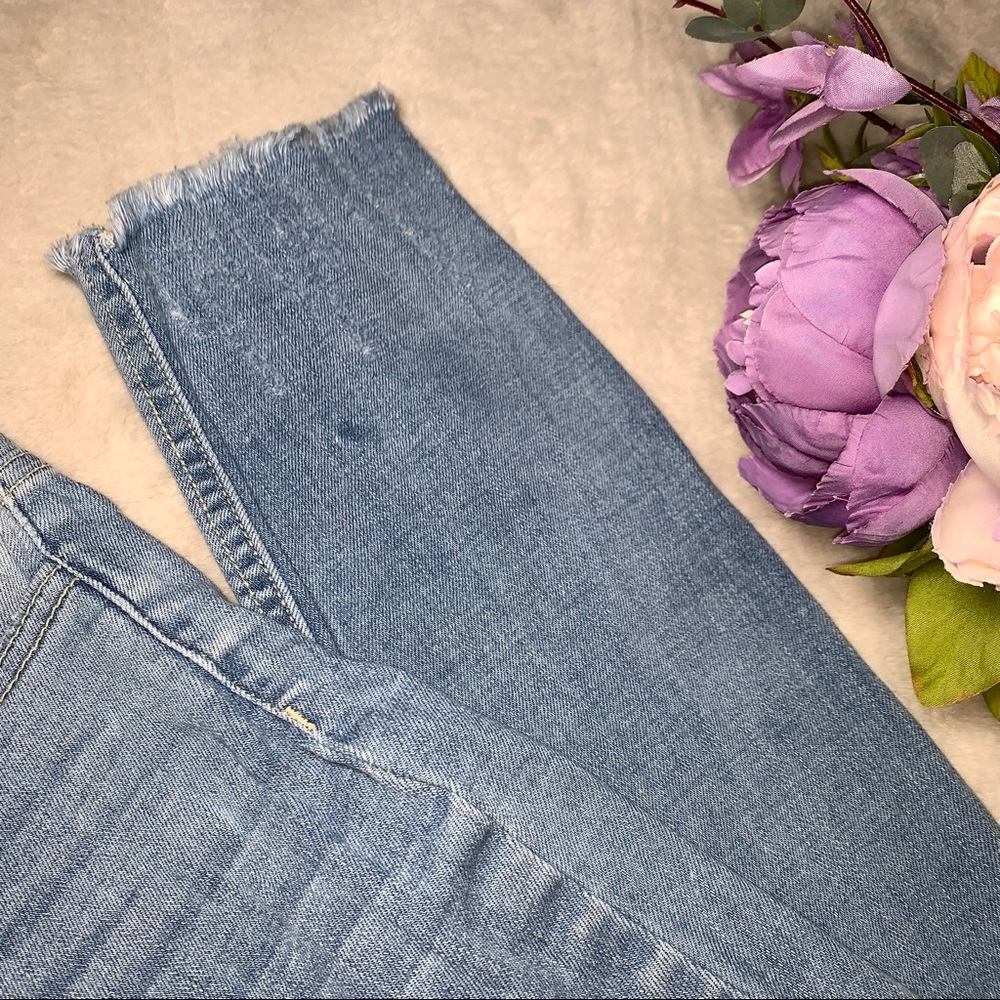 Cello High Rise Distressed Jeans Size 7 - Picture 7 of 10